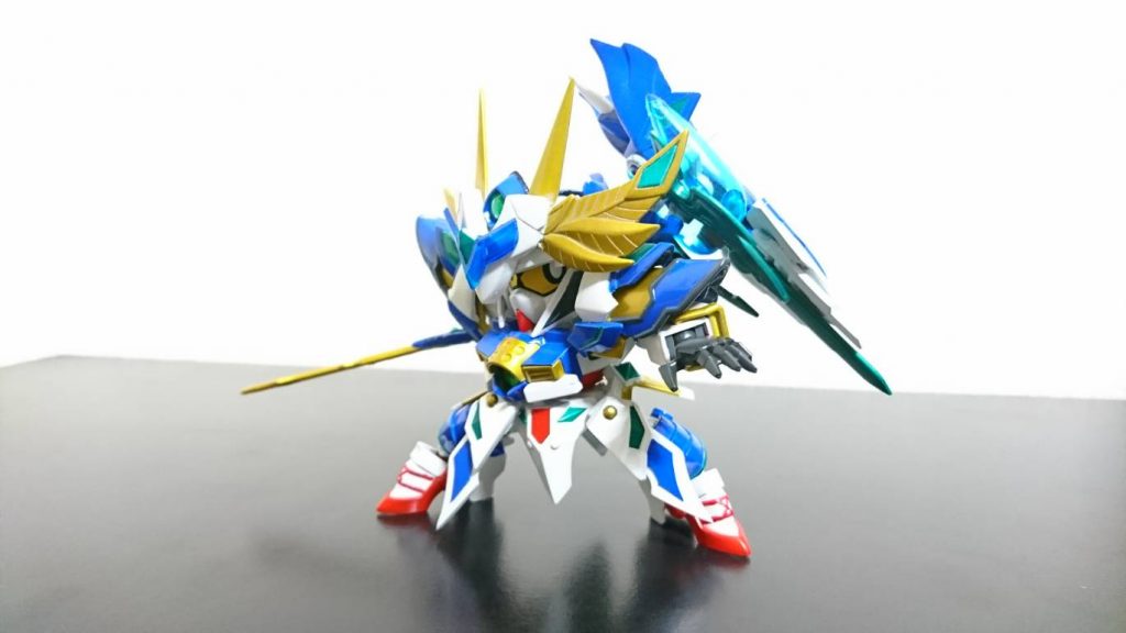 関節の可動はもちろん、一体型のフロントサイドスカートも可動しますので躍動感のあるポージングができます！