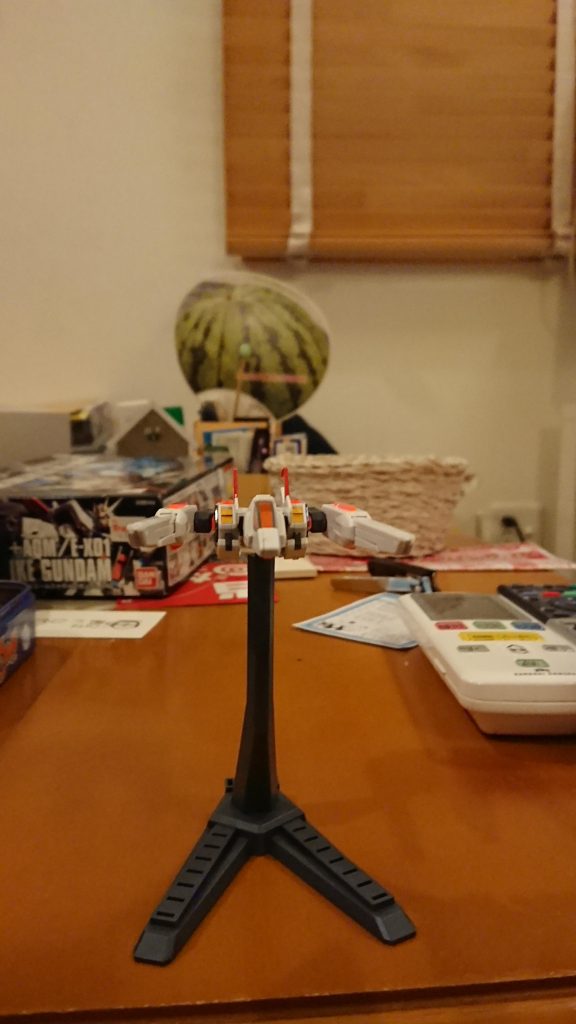 バックパックのシューティングスターストライカーは、2モード変形が可能グラスパーモードと輸送モードへと変形させることが出来る。