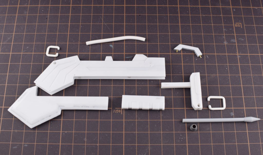 大型ヒートソードはフルスクラッチ
塗装を考えてある程度は分解できるようにしています