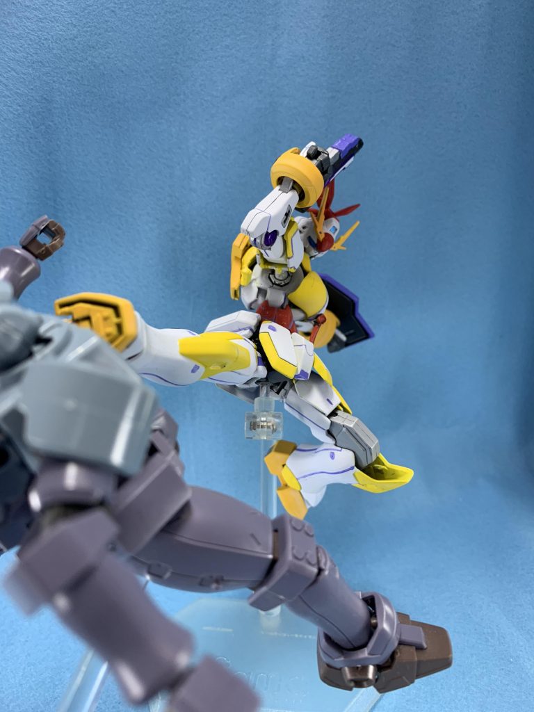 頑張れば、ダイナミックなキックもできます！


以下は制作途中のモノの紹介になります。