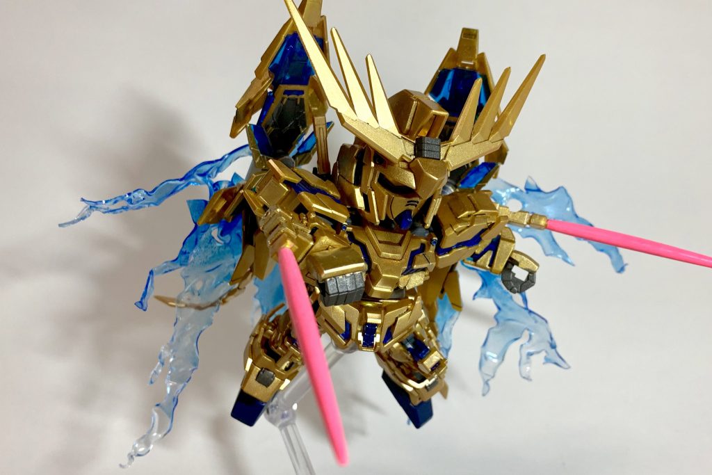 そして、ビームトンファー!!
おまけでビームサーベルをビームトンファー化するジョイントパーツを作成しました。なかなか上手くできたと思ってます😊
もちろん劇中にこんなシーンは(略)