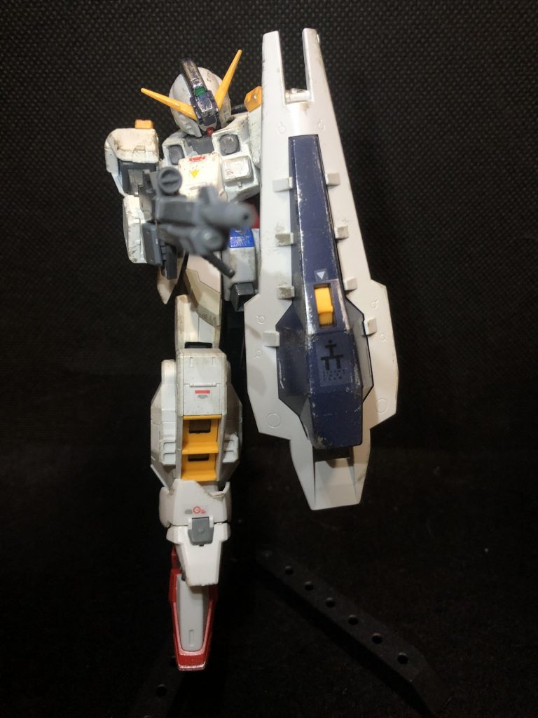 武装は最小限です。そんなに強い機体でも無いので、あの世と繋がることが可能になるフレームも搭載しておりません。お盆にきゅうりの馬よりも早く来れることも無いです。