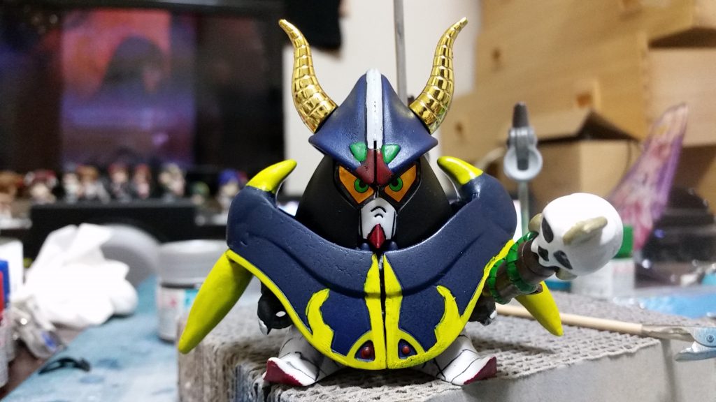 サタンガンダム。
元のキットにパテ盛り、塗装を行い全体的に太くしました。