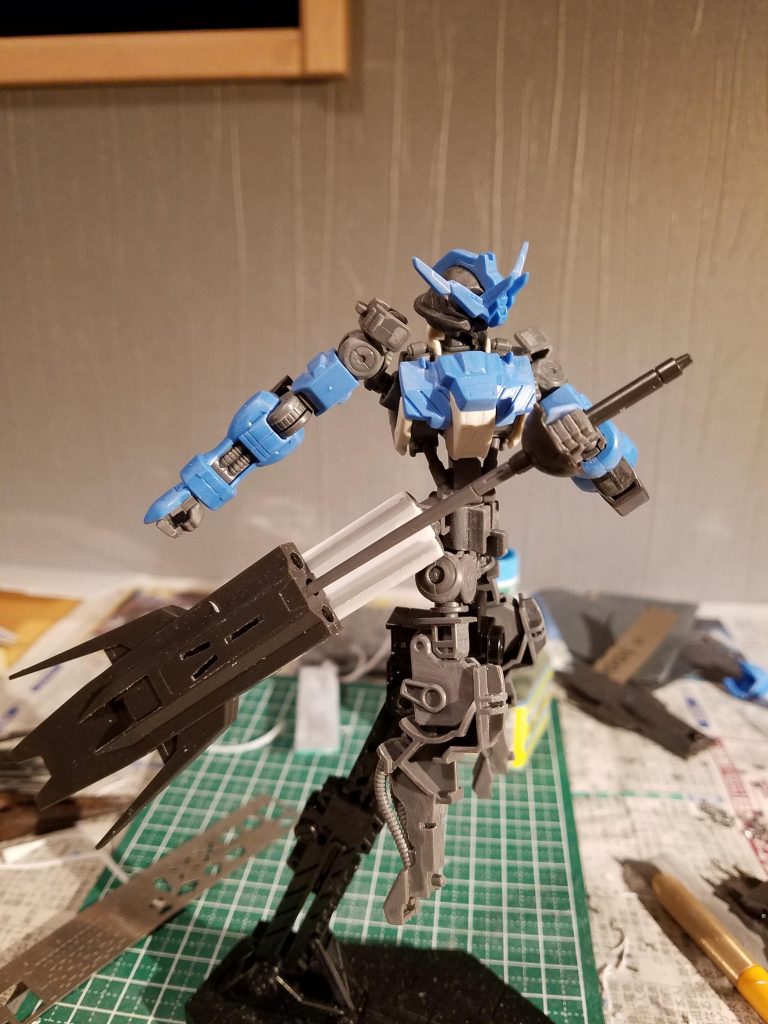 上手くスライドするようにプラ板を重ねていきました