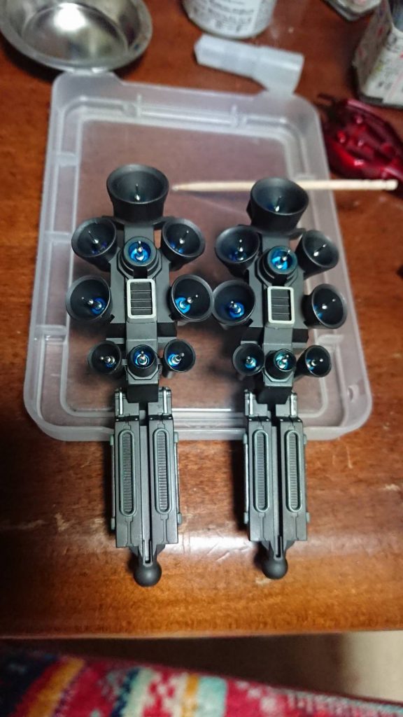 バーニアは金属パーツ