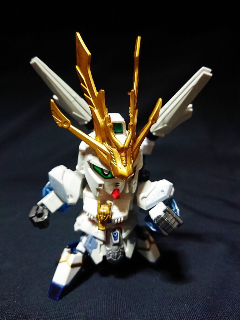 背部兵装は孔明νの爆鳳扇の一部を使い再現しました。腕カバーは周瑜ヒャクシキの肩パーツで、最初は関羽の鬼面などで再現しようとしましたが、腕だけ派手になりあまりに似合わなかったので断念w