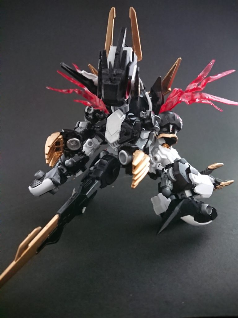 バックショット
狼電の前足がバーニアに
テイルブレードはHGルプスレクスそのままなので同様に使えます
