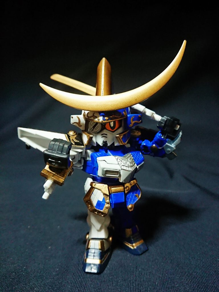 元キットは隠密忍者農丸となり、鎧とCSフレームのサイズ相性は非常に抜群。
青塗装が隠蔽力低くて少し手間なくらいで、改修自体は難しく考えずできました。
もしアレンジ前の頑駄無副将軍だったらどうなってたことやら…