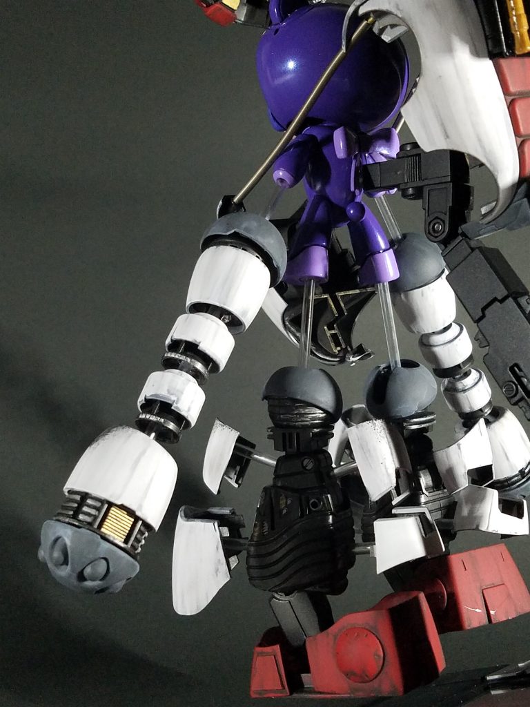 外装は汚し塗装してみました。