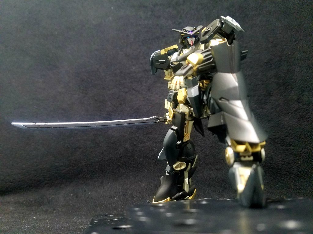 マガノイクタチを外して通常のアストレイバックパックを装備
動きやすそうです(・∪・)