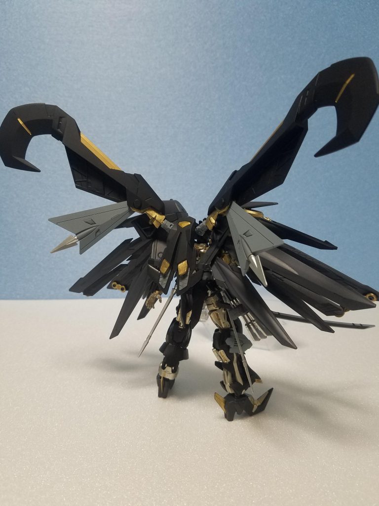 マントとバックパックを広げたこの形態が最終形態的な位置付けにはしてますが、自分的にはマントを外した状態のほうが好きでした(;´Д`)せっかく付けたのにぃ、、、
ではここからは装備を外していったバージョンを