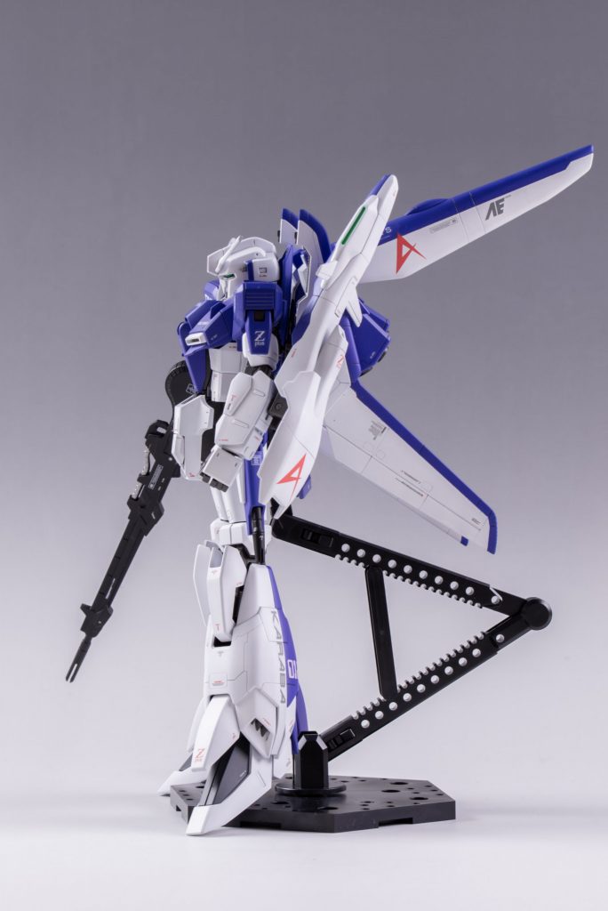 アムロ搭乗機をイメージしてアムロ専用機のロゴをいれています。