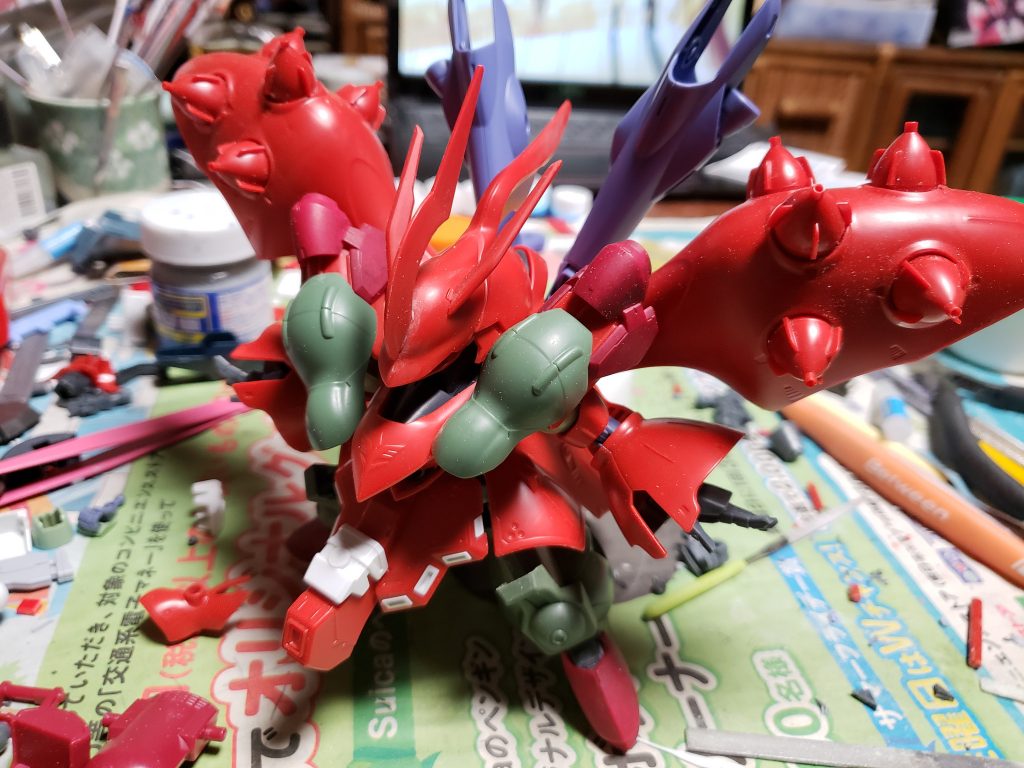 ほとんど色を塗る直前ですがマンロディ、グシオン、グリムゲルデ、キマリスのオプションパーツ、タイタス、次元ビルドナックル、ジャンクを使ってミキシングしました。