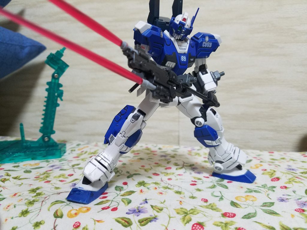 ツイン・ビーム・スピアで近接戦闘もこなせます。