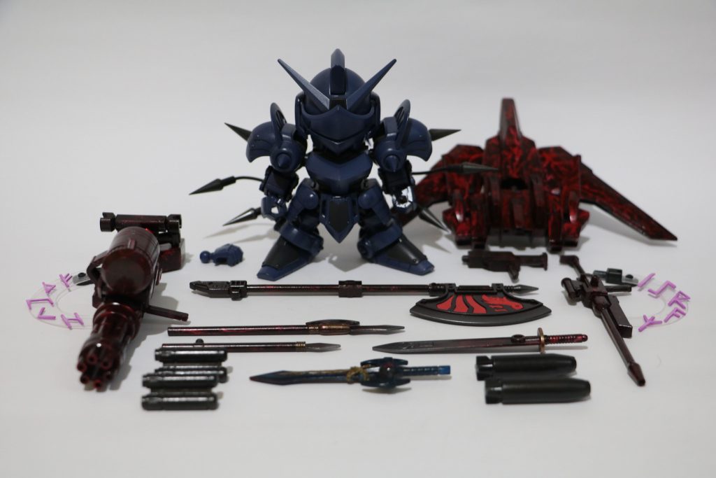 実はゼロがtv放送してる時から作り始まった物。騎士ガンダムが発売したら即購入し、兜をランスロットみたいに改造し、そしてまだ放置を始まる。
中坊の私は、一体どうやてこの兜を改造したんだろう。ろくな道具もないくせに。今の私にはまはやオーバーテクノロジーだ。