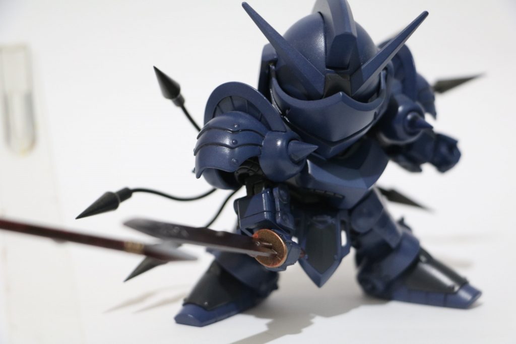 『騎士は徒手にて死せず』
手にしたものに自分の魔力を込めて、意のままに操る、ランスロットの特殊能力。武器の攻撃力を上げる効果もある。