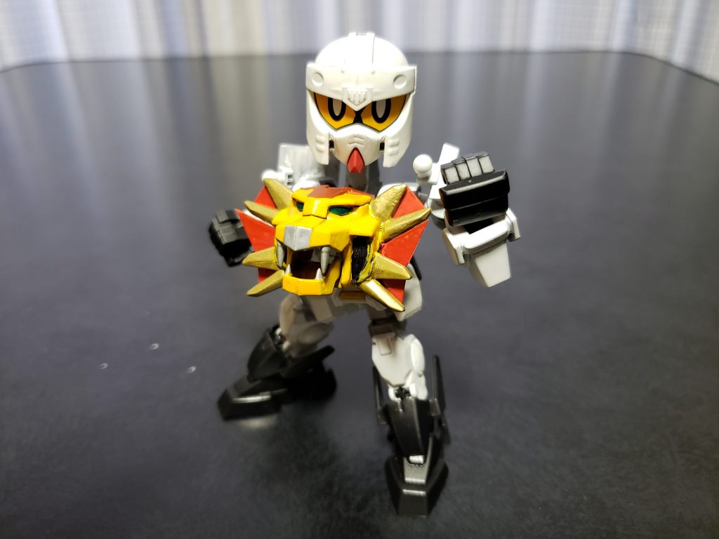 ガイガー状態。腰を捻って手足を変形させて頭を載せて完成。ギャレオンの頭とガイガーの胸部にネオジウム磁石を仕込んで着脱可能にしています。