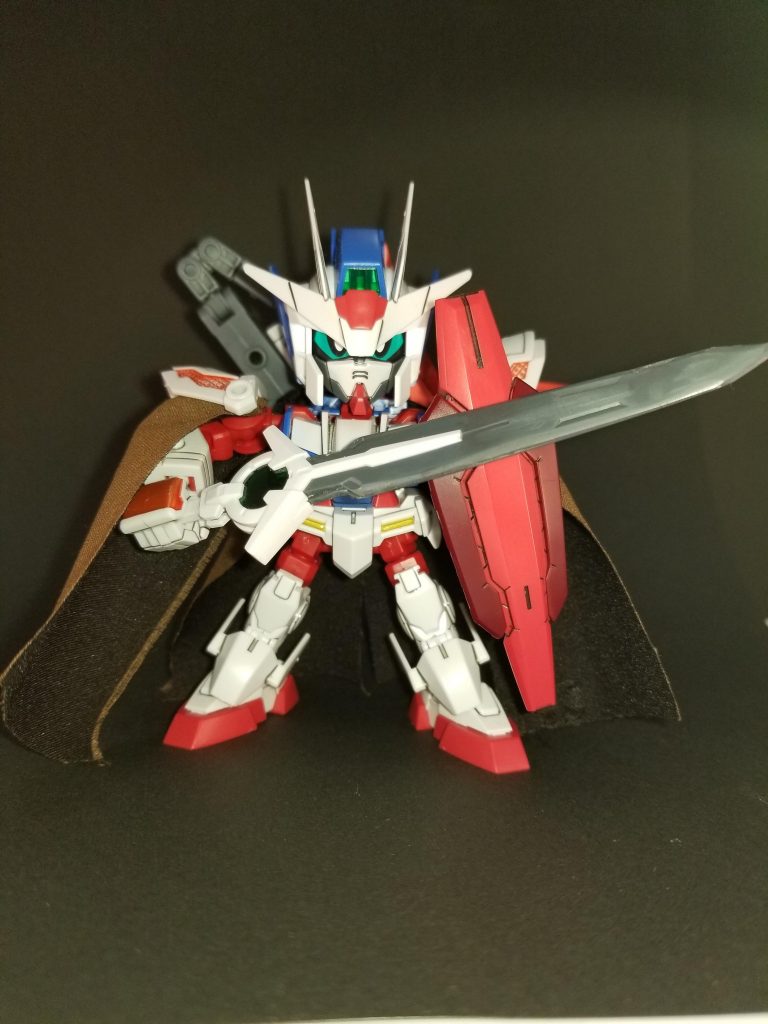 *ジョブチェンジ ファイター*
剣と盾を装備した基本的な戦闘形態。
小柄であることを利用し、近接戦闘を有利に運ぶチームの盾。
剣と盾はHGサイズなので、リアルタイプの攻撃を受けてもびくともしない耐久性を発揮する。