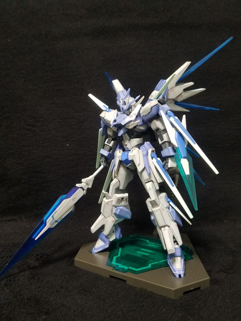 ファンネルとシールドを追加してみた状態です。(ゴチャゴチャしてしまいますが、、、)
バックパックのジョイント部分も可動を増やせるように新しくしました。バックショットがないので分かりづらいですが、、、
他の2機も改修しているところで、完成したら、今度こそ3機揃えて投稿したいな思ってます(u_u)
    +