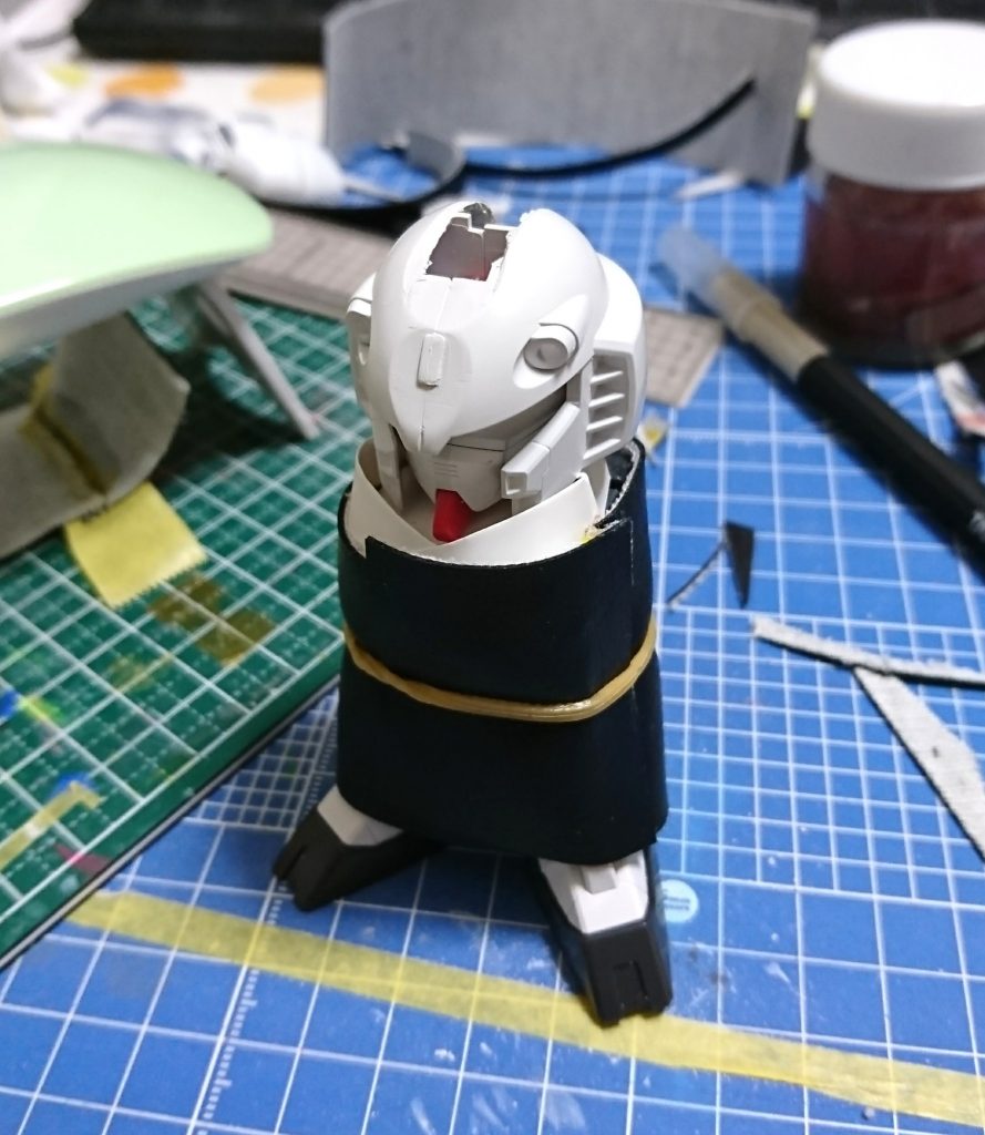 いきなり髷を落とされて簀巻きにされるνさん……。
この時点では果たして完成させられるのか、凄く不安でした。