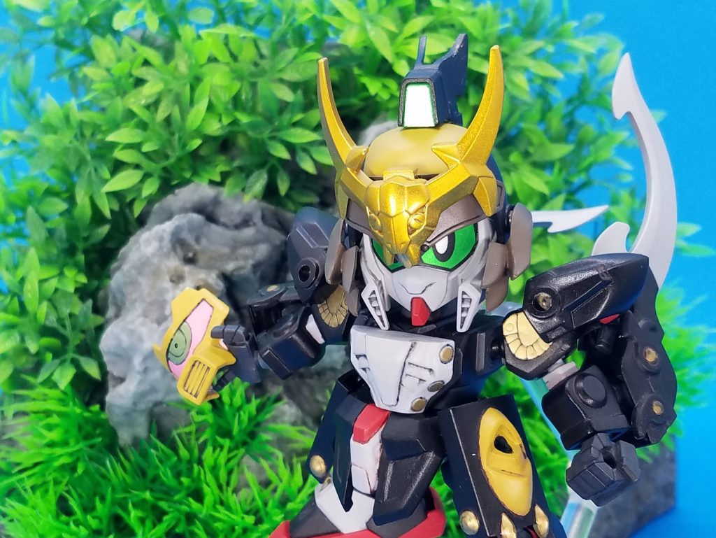 龍帝マスターガンダムの配下として雀瞬ヘブンズソード、虎暁グランド、武義ウォルターとともに行動していた狭(オトコ)の正体は…