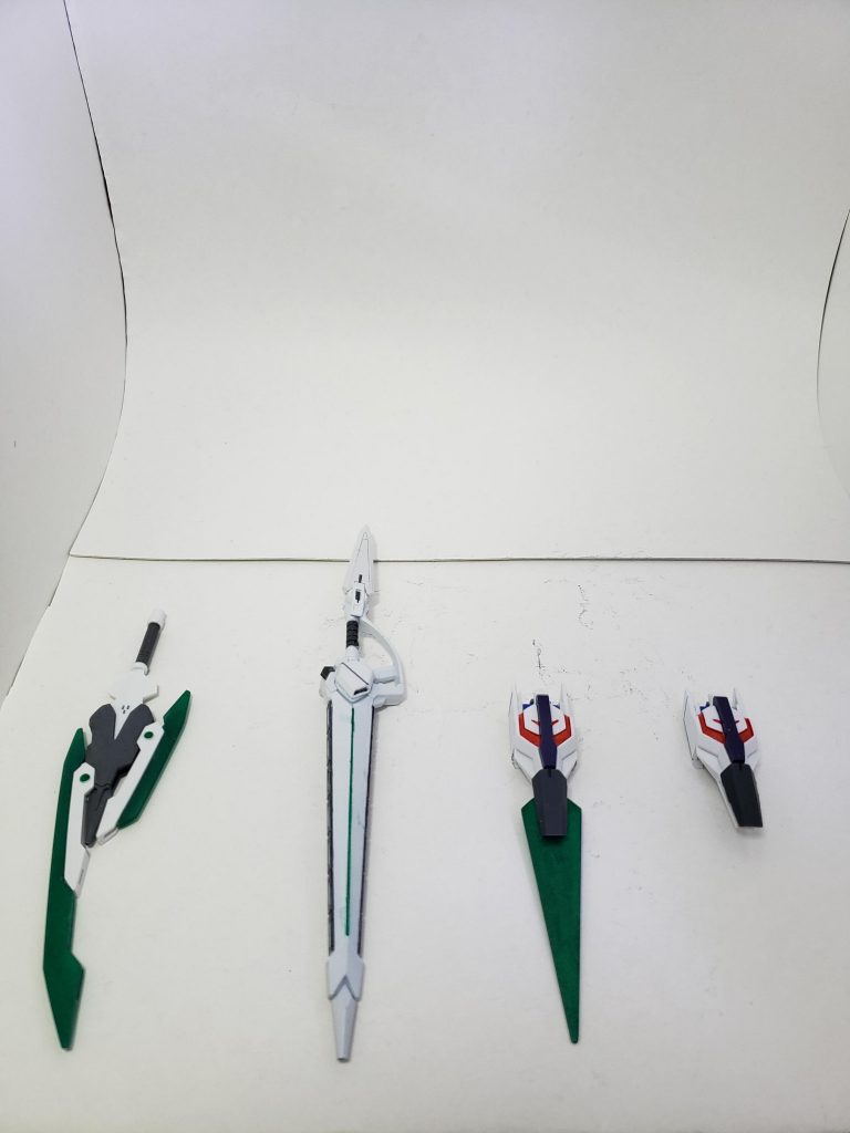 武装一覧
クロスティアブレード×1
柄頭部内蔵ビームサーベル×1
クロスティアブラスター×1
ソードアンカー×1
ビームソードファンネル×2
腕部内蔵ビームサーベル×2
腕部内蔵ビームバルカン×2