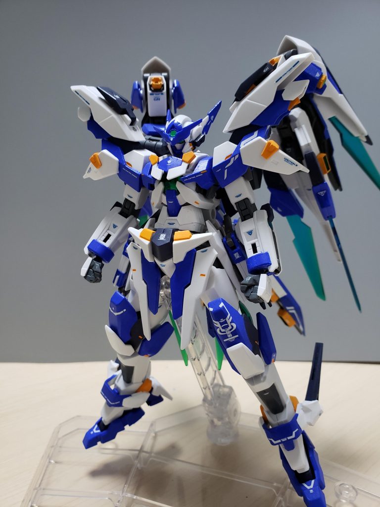 通常形態
通常形態はマスクを付けて本来の顔を隠してるという設定です。