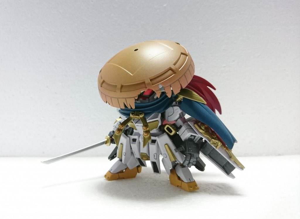 通常形態。人斬り以蔵である岡田以蔵をイメージ。今回は1番特徴のある第二再臨で制作しました。武者キュリオスの肩鎧を袖に、腰パーツと足カバーを密着させて着物ぽく。