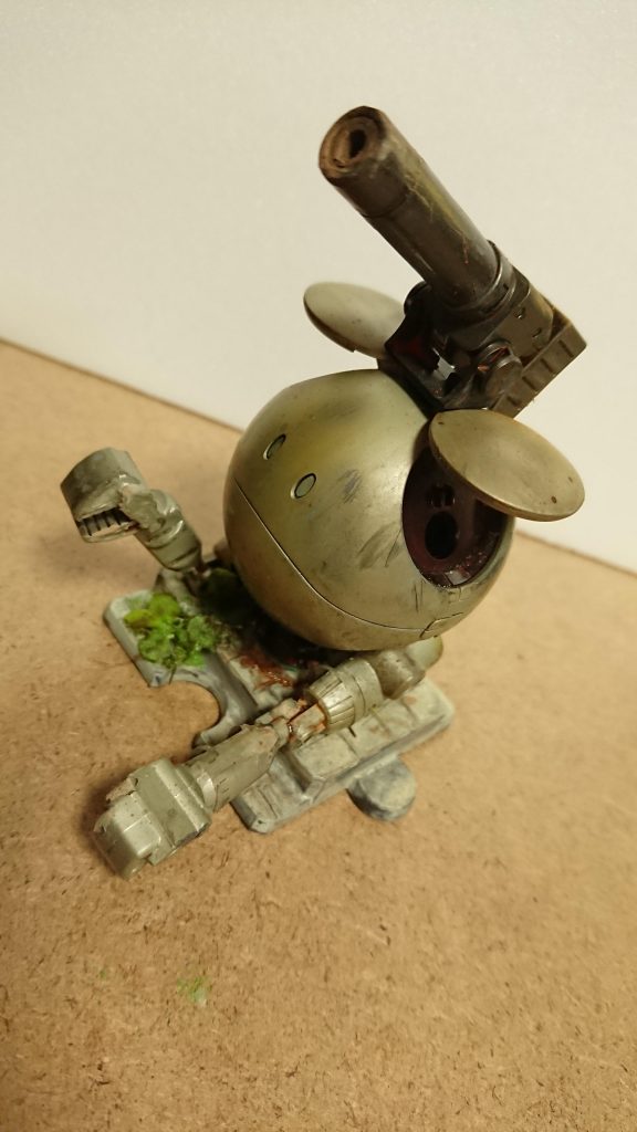 全体は汚し塗装をしています。