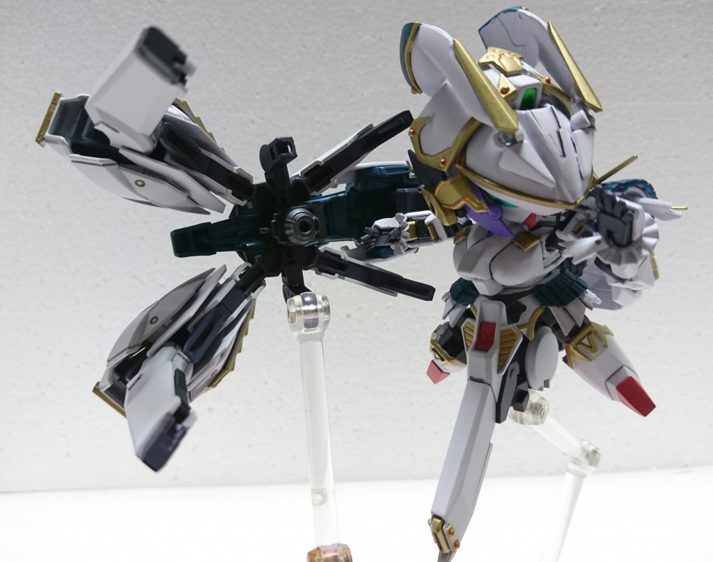 巨大アームにした腕力強化状態にもなります。