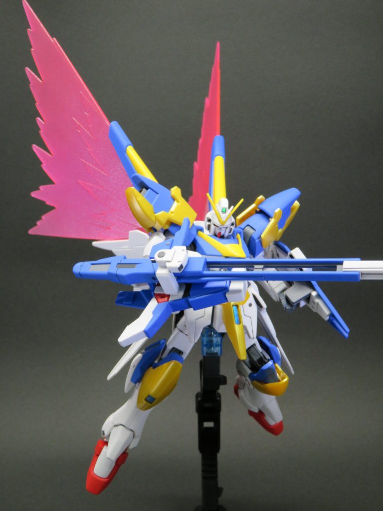 V2アサルト
股関のパーツは通常のものにアサルトパーツを削ったものを接着させています
足のミサイルポッドとミノフスキードライブの下部は取り外しが怖いのでそのまま残してます