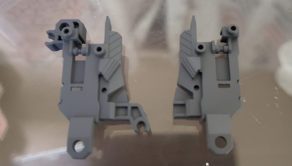 フレームにはメカサフヘヴィを。
足の両側にバーニアをつけるためにちょっと加工しました。