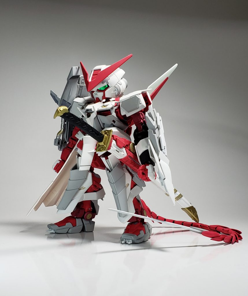 胸の｢顔｣をはじめ、全体的に龍をイメージしたデザインにしています。