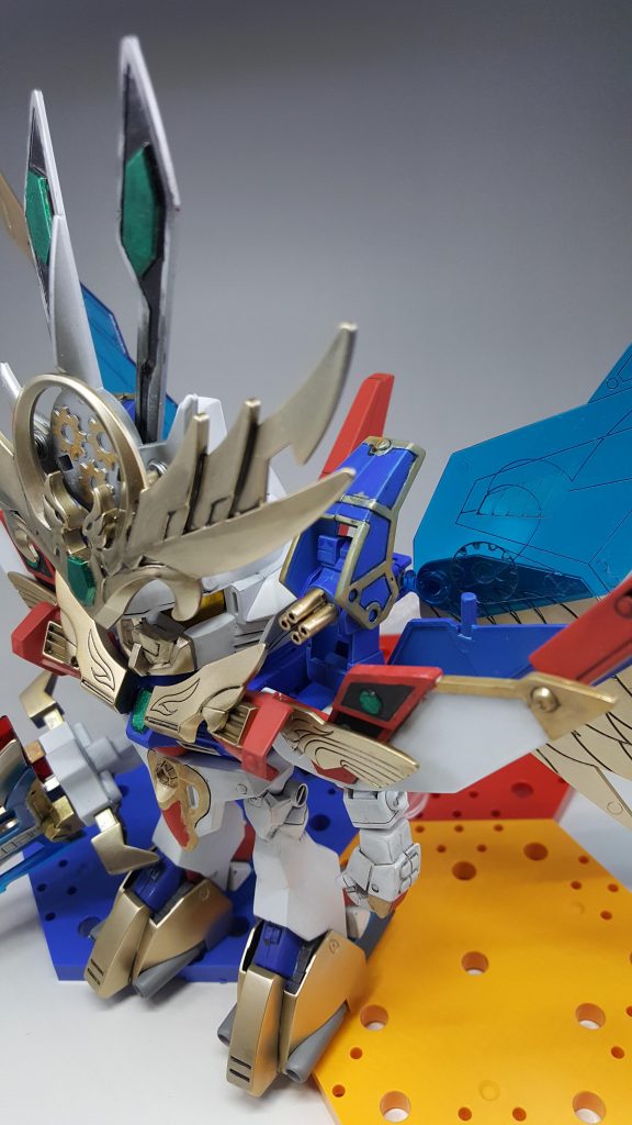 この歯車のところと、肩のゴールドの部分、手をプルプルさせながらも、うまいこと塗れました(´ω`)