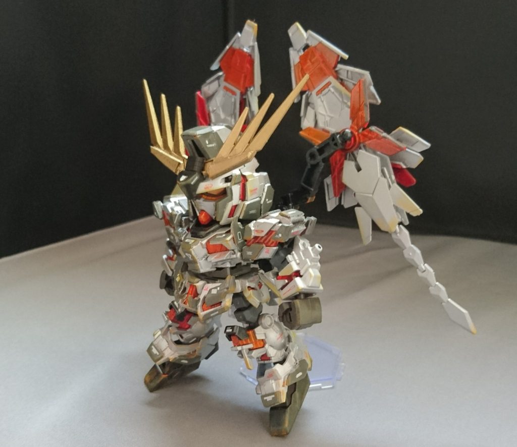 さて、フェネクス本体ですが、カラーリングをユニコーンガンダム1号機のカラーにし、サイコフレームは炎をイメージして塗装しています