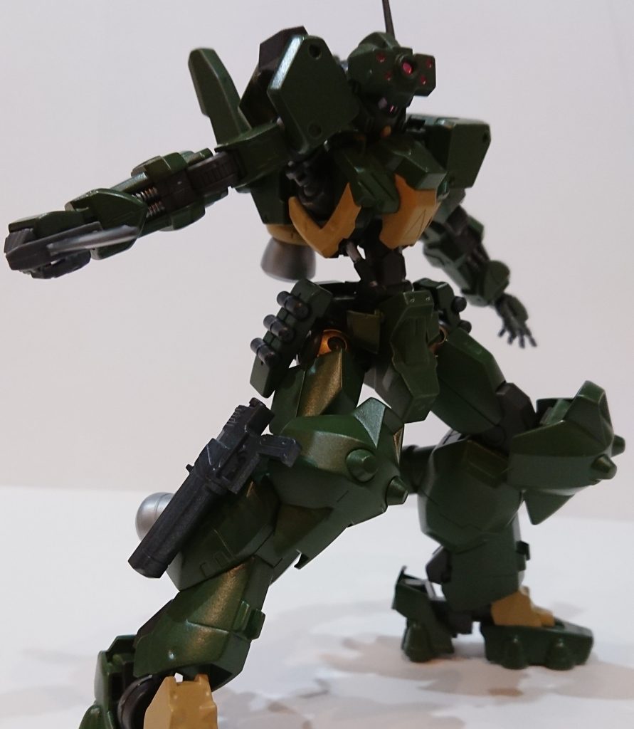 ナイフアクション