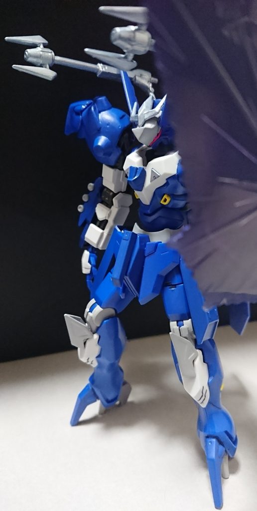 この機体の左目に何か特殊な機能があるのかは不明。