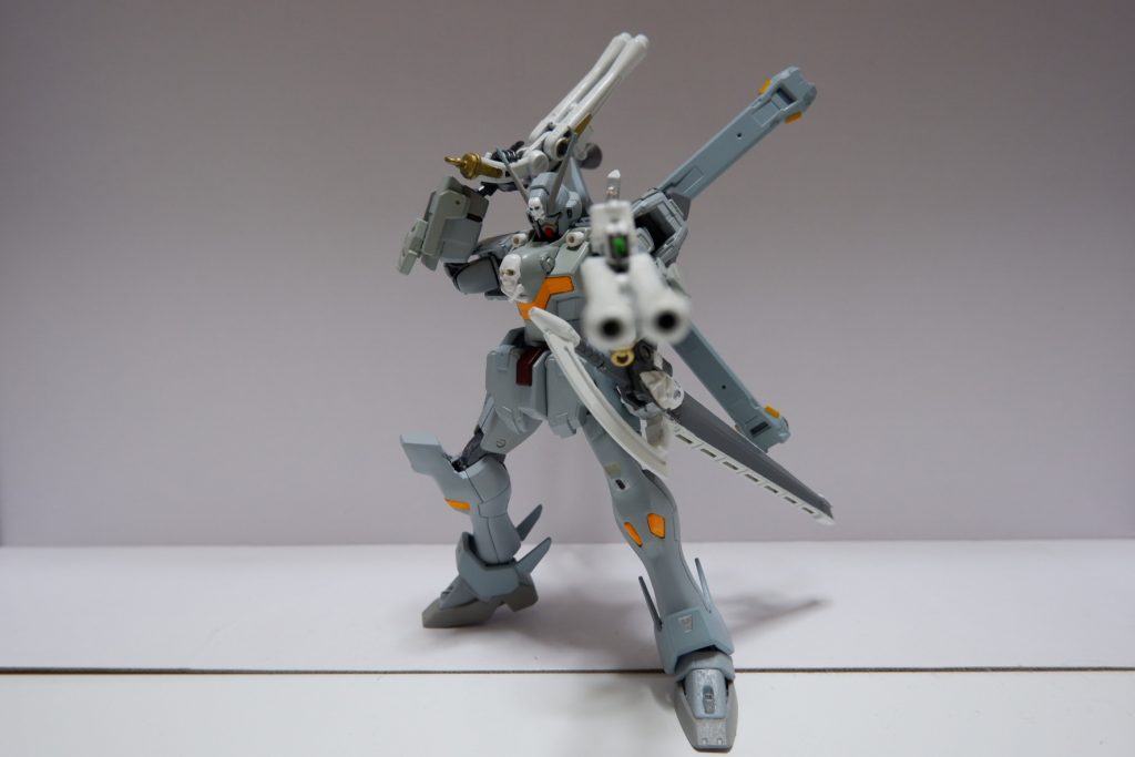 ツインザンバスターX-0のバタフライバスターをイメージして作ったもので、2挺装備します。