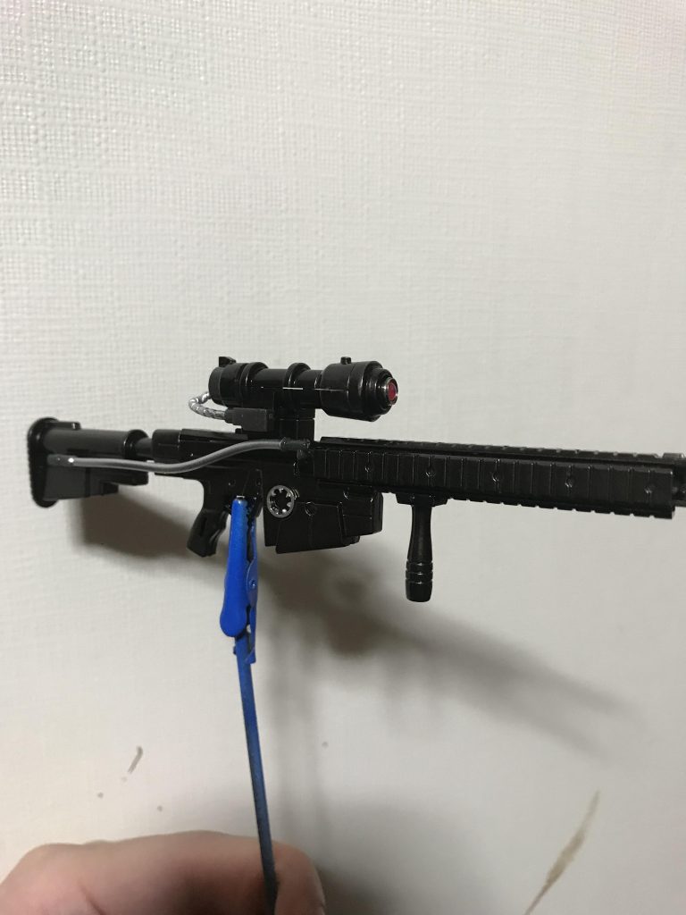 ライフルはセンサーにSPプレートとVCドーム、サイドのモールドにワッシャーでディテールアップです。パイプ部分等はマスキングで塗り分けです。