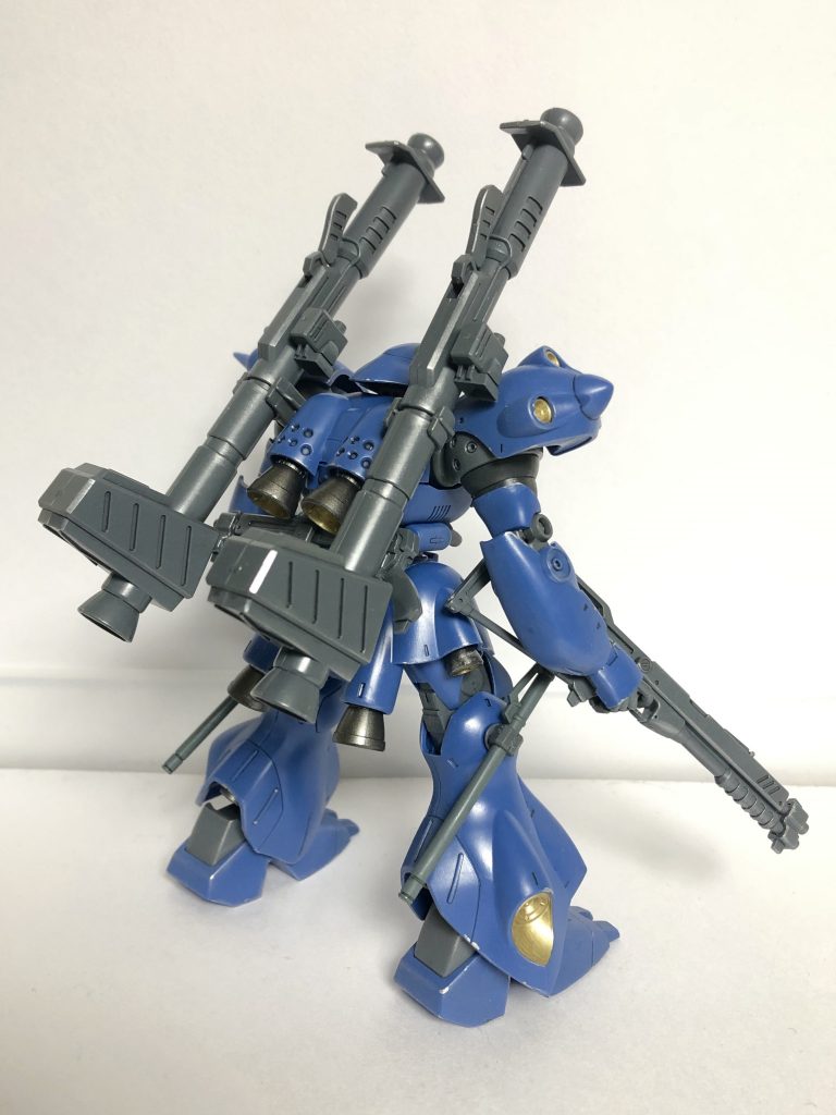 リアビュー。
ガンメタで塗ったバーニアがいい感じ。