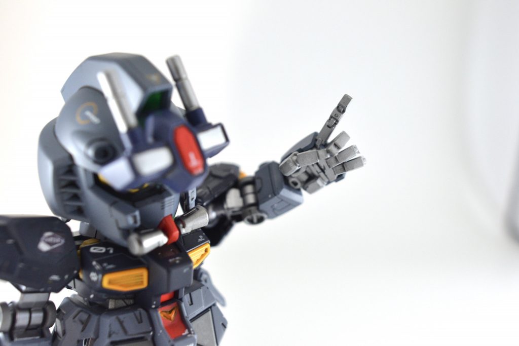 ビルドダイバーズの劇中で登場した、GMの指パッチンは、MGガンダム3.0のハンドパーツを使用。