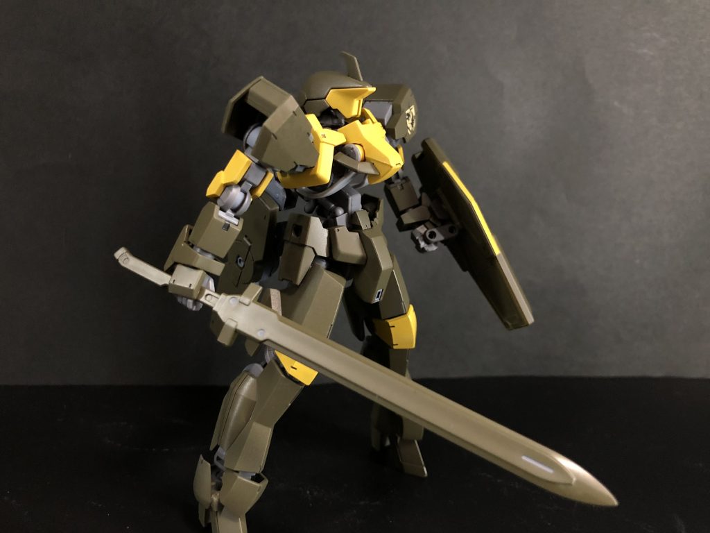 ブースターをパージして抜刀。イオク機とじゃなかったらなかなか強そう。