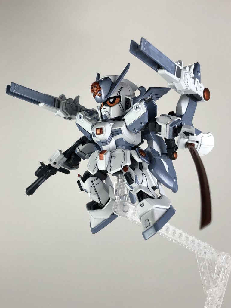 目牙閃光銃改・「ディエクタス」。出力の調整を可能にしており、それに加えて速度の調整も可能なので最大限の効果を発揮するには使用者を選ぶ武装です。ディエクタスはラテン語で滝の意味です。