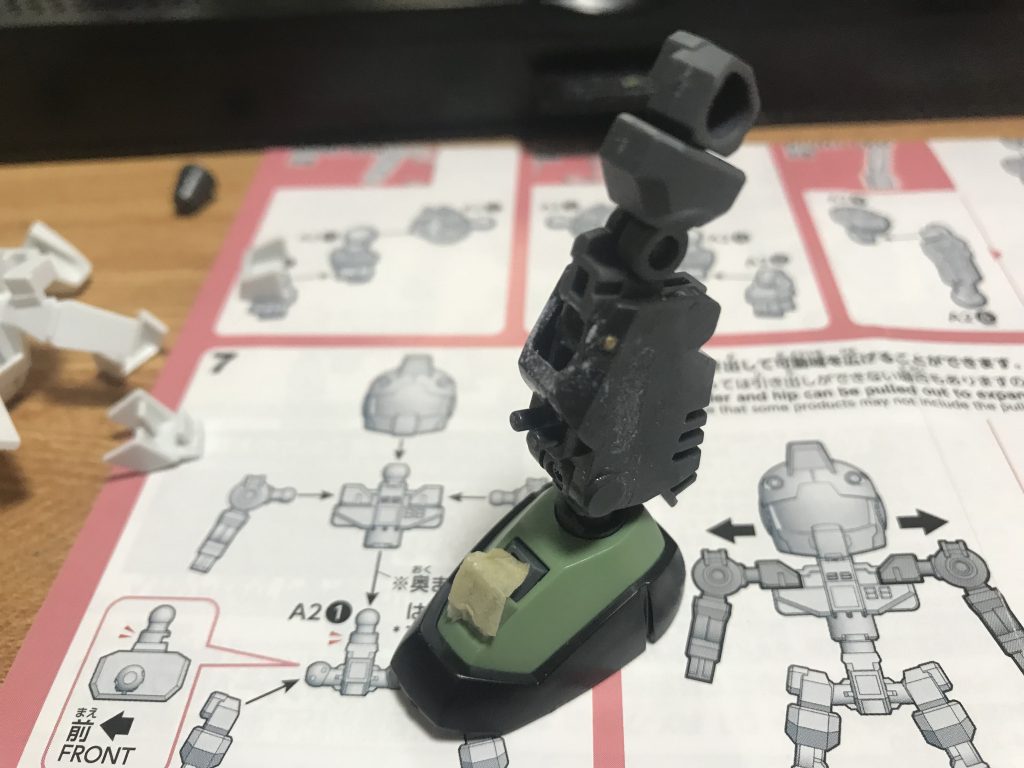 足フレーム加工 2
HGUCのフレームとCSフレームは真鍮線で固定しています。