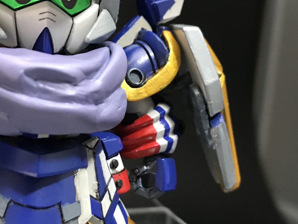 シールドは手持ちの他に肩にも接続できます