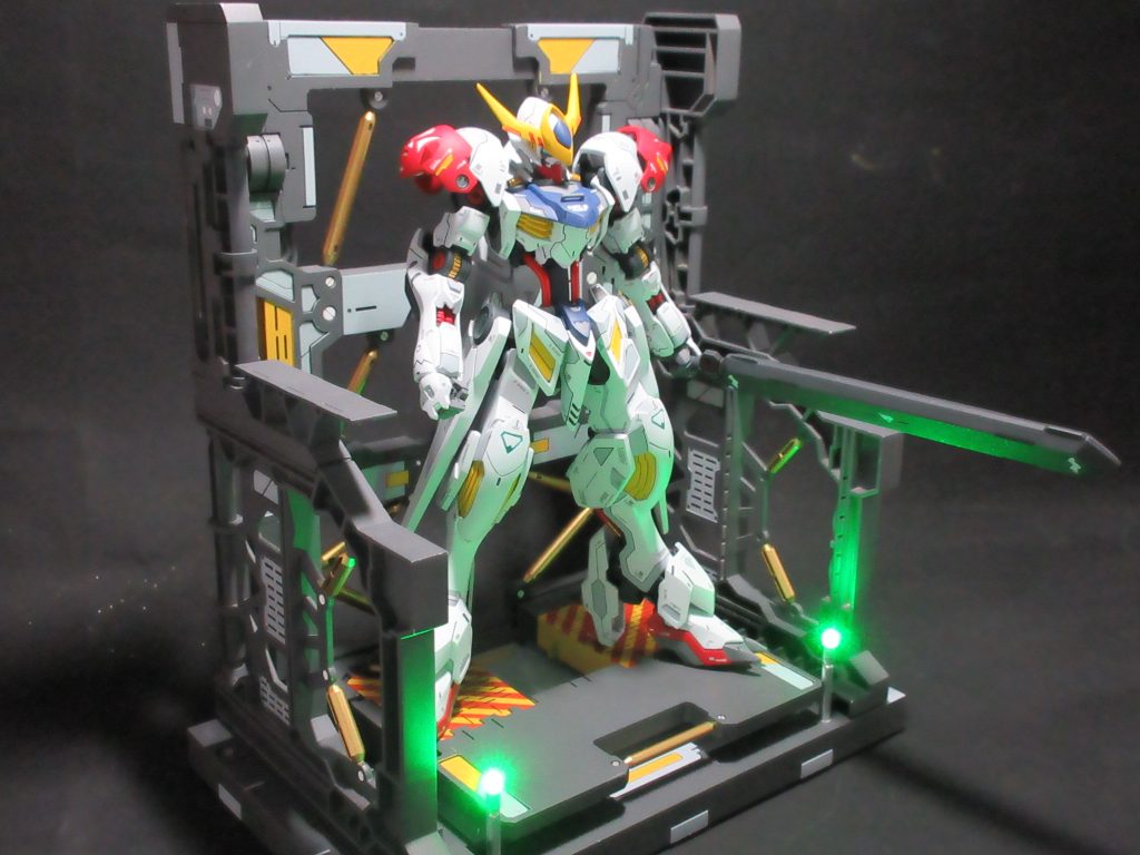 ガンダムバルバトスルプスにシステムベースを組み合わせた作品です。