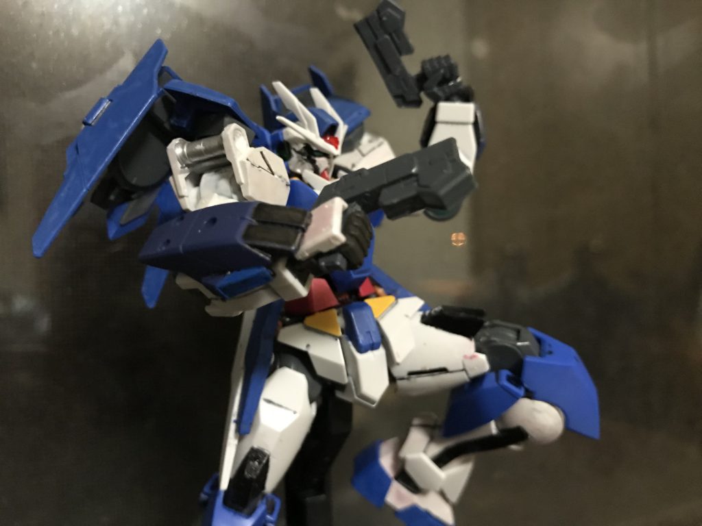 あれ？違うぞ？と思った人・・・これ実は、軽装状態のアナザーダブルオーガンダムなんです！