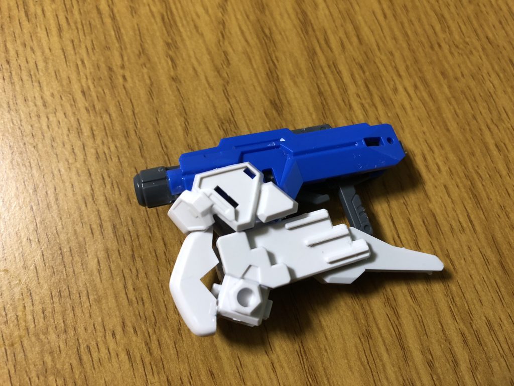 専用ライフルはジャンクパーツのミキシング。