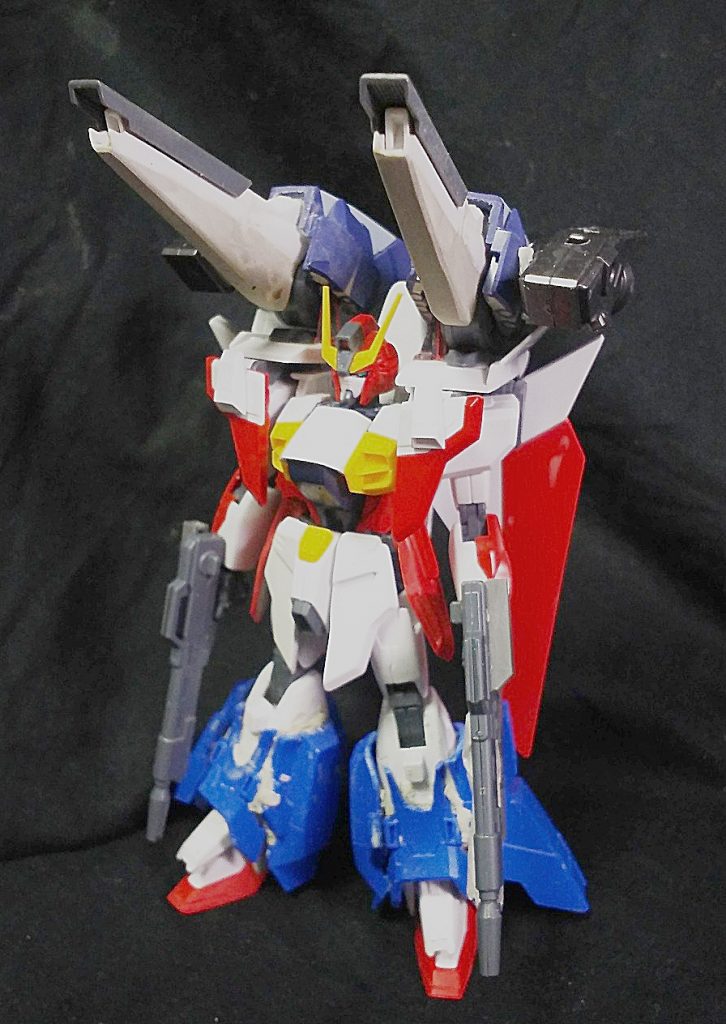 キャノンはサテライトキャノンベースにパテなどで。足はグフR35。ライフルはリナーシタのものとニコイチ＊２