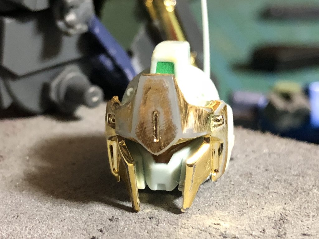 頭部はジムカスタムに百式の前部分を移植